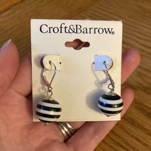 ‼️Free with bundle‼️ NWT Earrings